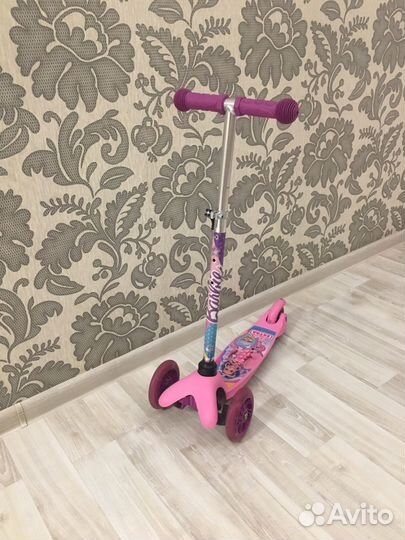 Самокат детский трехколесный светящийся