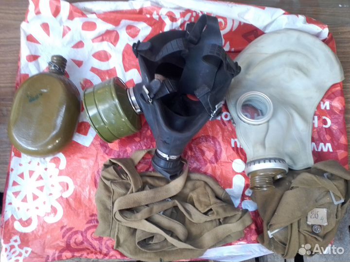 Противогаз, фляжка