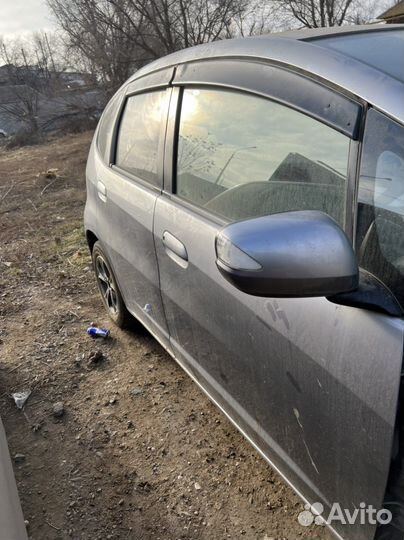 В разборе honda fit rs 2010