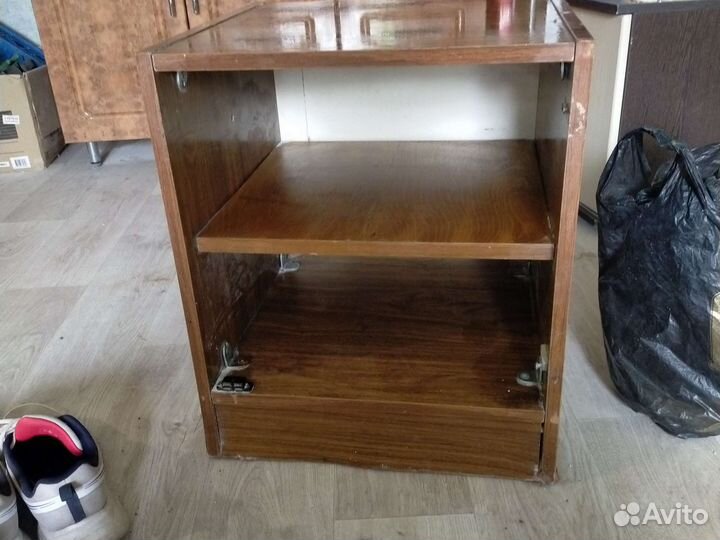 Тумба с полками