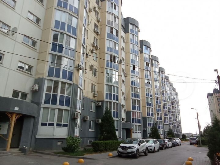 2-к. квартира, 67 м², 4/10 эт.