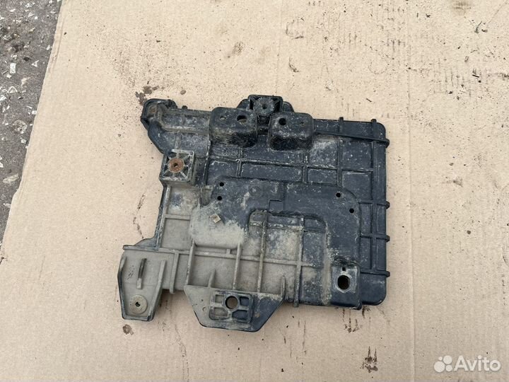 Площадка полка акб Киа Рио 3