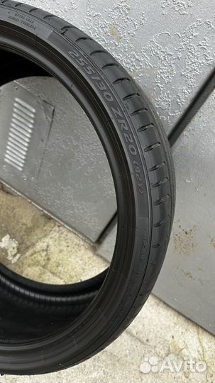 Pirelli P Zero 255/30 R20 92Y