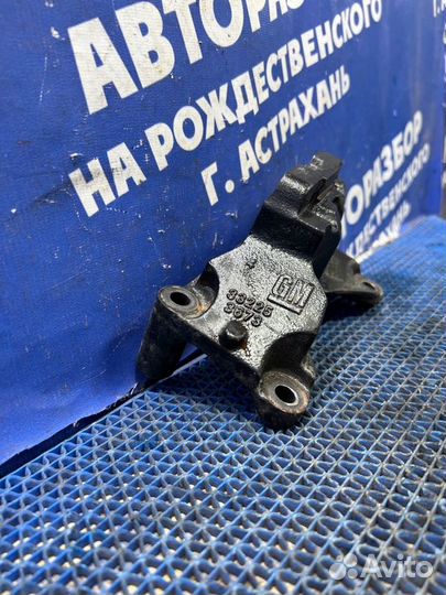 Крепление двигателя Opel Astra H купе Z18XER 2007