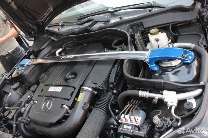 Передняя распорка Mercedes E-class W212