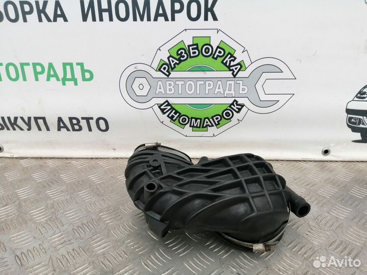 Патрубок воздушного фильтра Audi 80 B3 2.0 PS