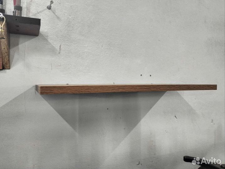 Полки на скрытых держателях