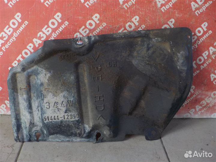 Пыльник двигателя передний левый Toyota Corolla