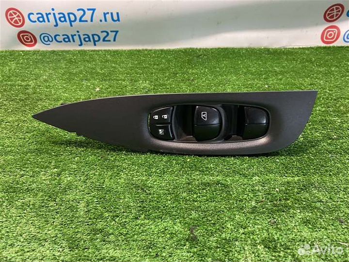 Блок управления стеклоподъемниками(3) передний