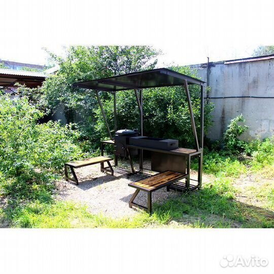 Мангал с крышей