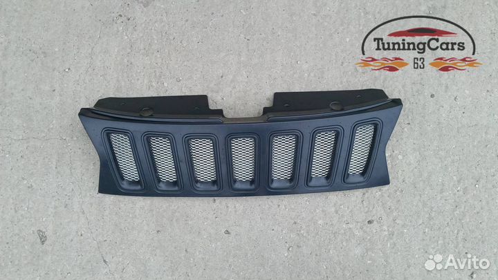 Решетка Радиатора Renault Duster - Jeep