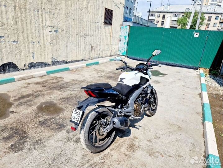 Bajaj Dominar 400