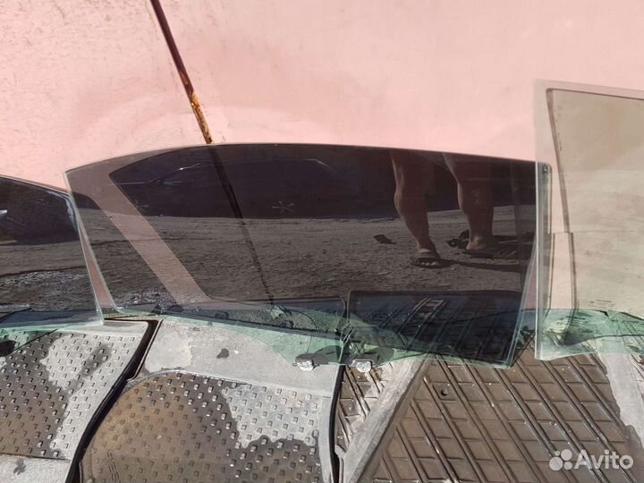 Стекло honda civic 4D