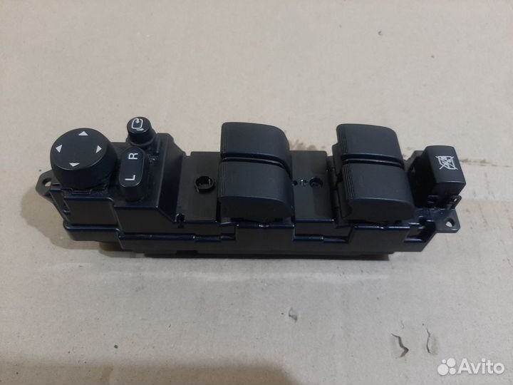 Блок управления стеклоподъемниками Opel Corsa D
