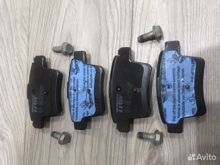 Тормозные колодки ford mondeo trw gdb 1665