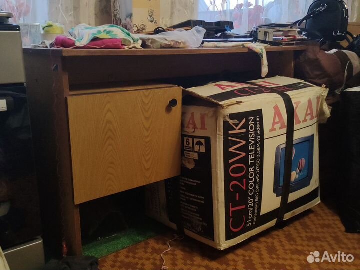 Школьный стол