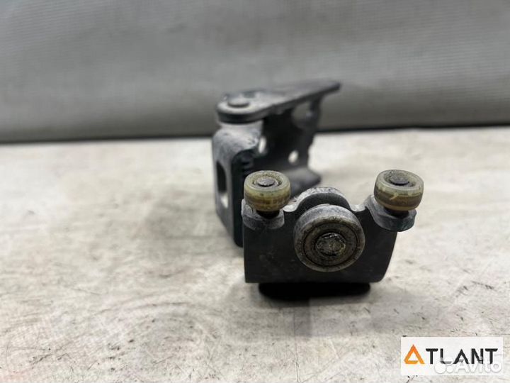 Ролик раздвижной двери задний правый honda freed