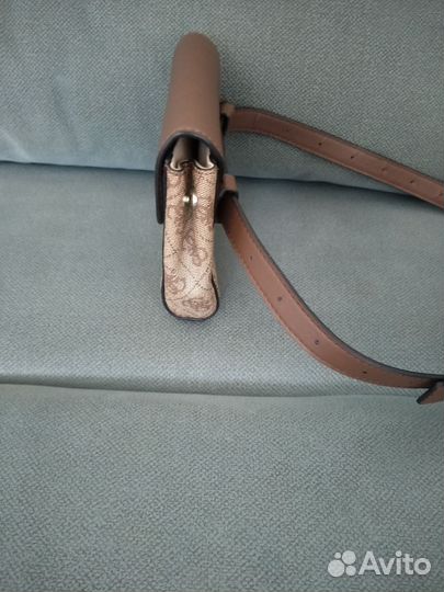 Поясная сумка guess