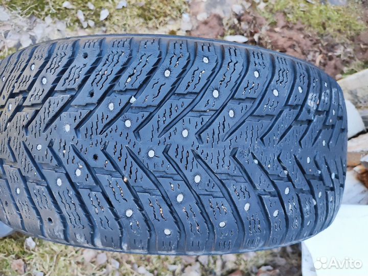 Nokian Tyres Hakkapeliitta 8 215/55 R16 97T