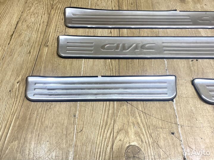 Накладки на пороги хром Honda Civic Ek3