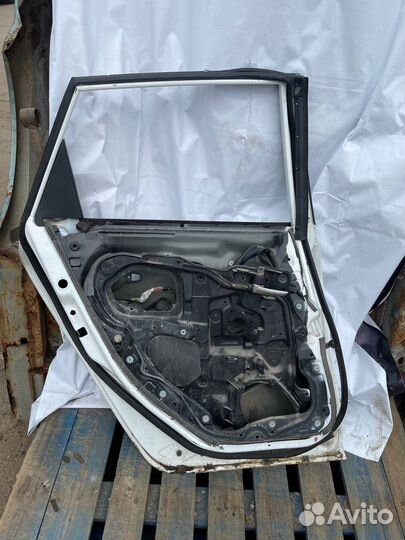 Дверь задняя левая Mazda 3 BK Мазда 3 бк