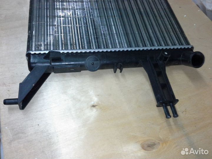 Радиатор охлаждения Opel Astra G АКПП