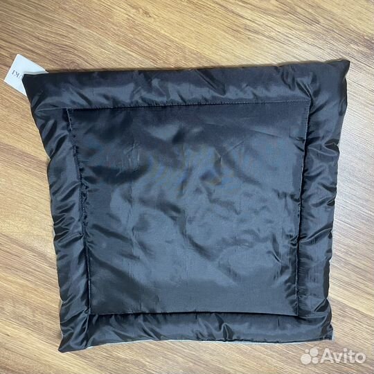 Лежанка, подстилка для кошек