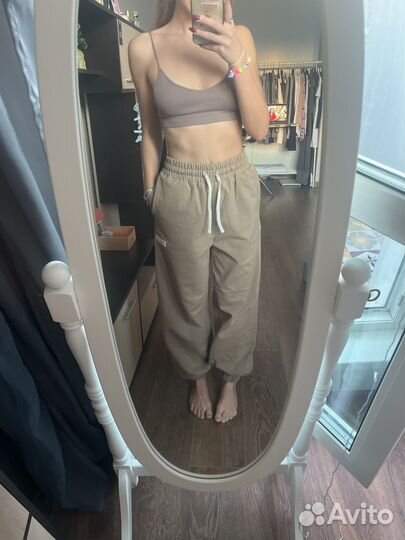 Спортивные штаны бежевые s
