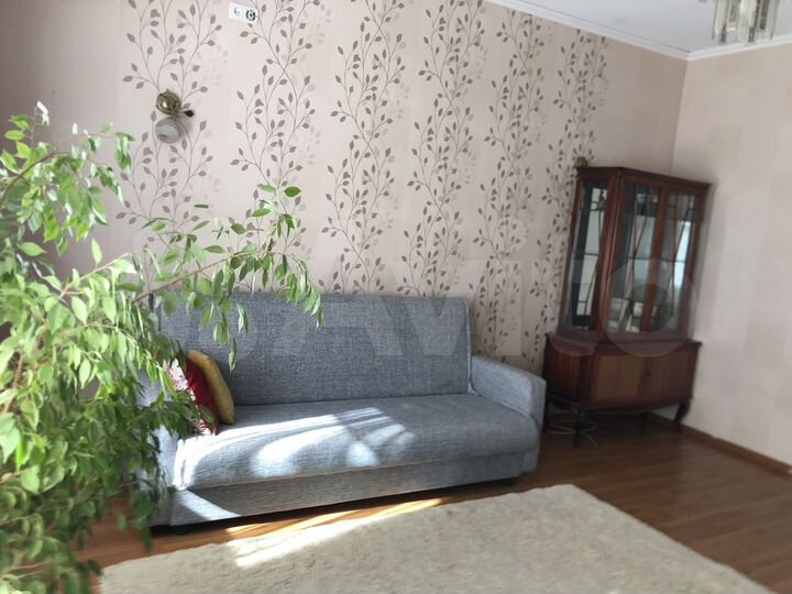 2-к. квартира, 61 м², 2/5 эт.