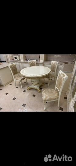 Столы и стулья новые