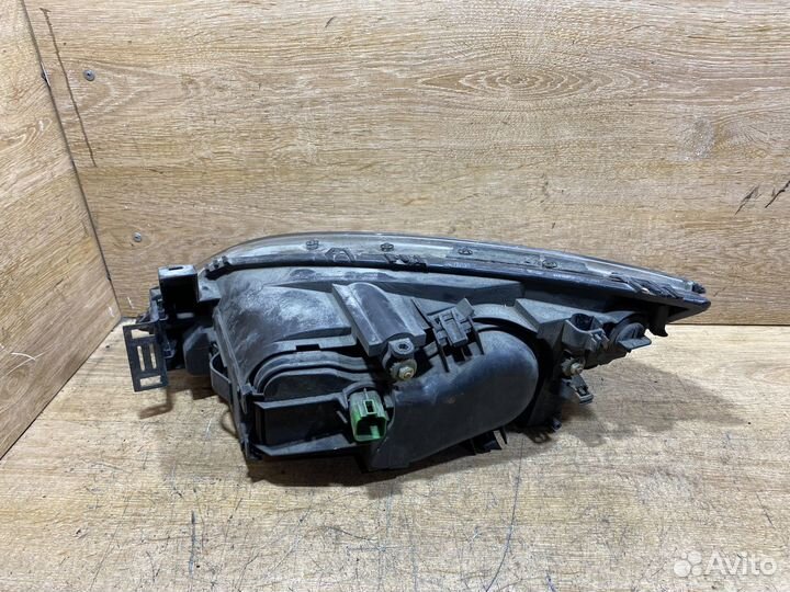 Фара передняя правая Ford Mondeo 3 141717