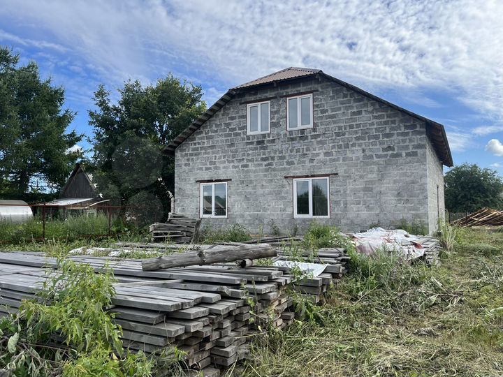 Коттедж 170 м² на участке 12 сот.