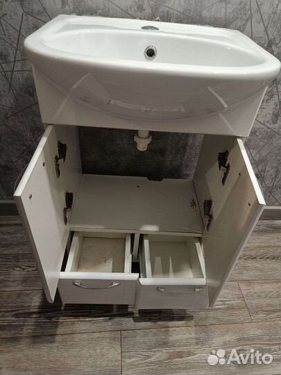 Тумба с раковиной для ванной