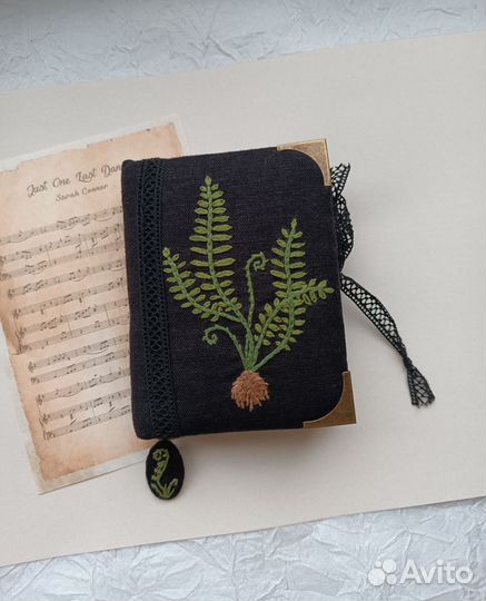 Блокнот ручной работы с вышивкой