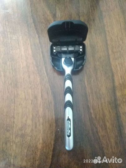 Набор Gillette масн3 станок+ 3 кассеты+чехол новый