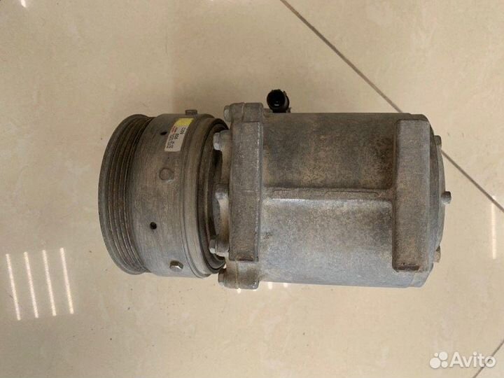 Компрессор кондиционера Mitsubishi Carisma хетчбек