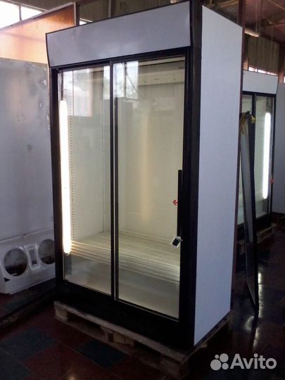 Холодильный шкаф для магазина