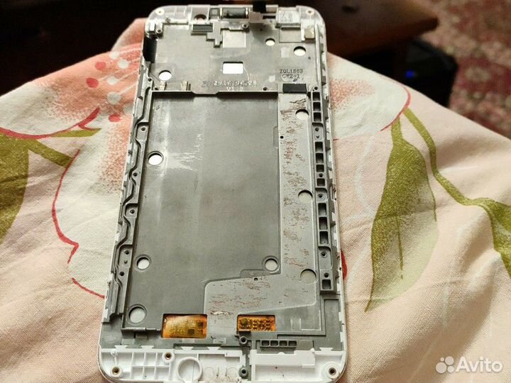 Экран Asus 550kl битый