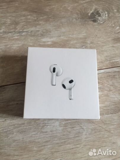 Продам беспроводные наушники AirPods 3