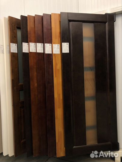 Двери из натурального массива со склада