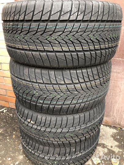 Minerva Frostrack UHP 225/40 R18 92V