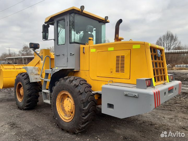 Фронтальный погрузчик XCMG LW300F, 2011