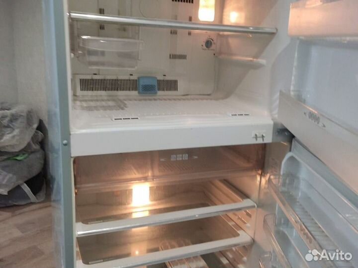 Холодильник. Sharp