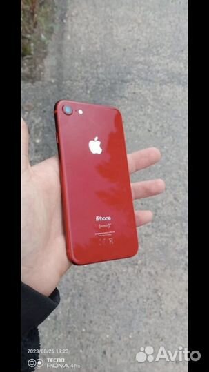 Телефон iPhone 8