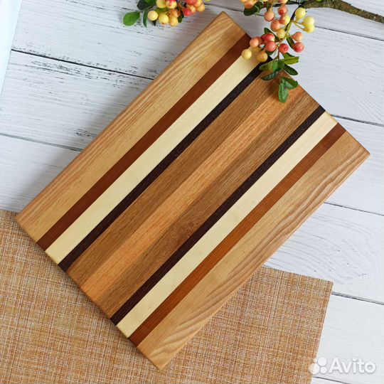 Разделочная доска из нескольких пород дерева