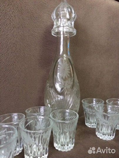 Графин и рюмки