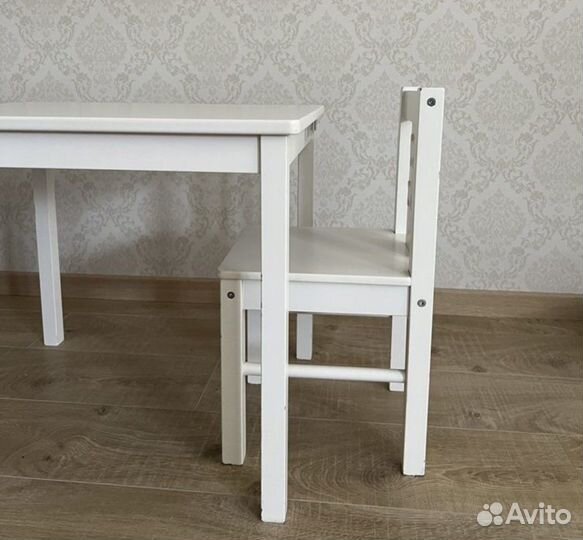 Детский стол и два стула икеа