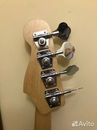 Бас гитара Homage HEB710