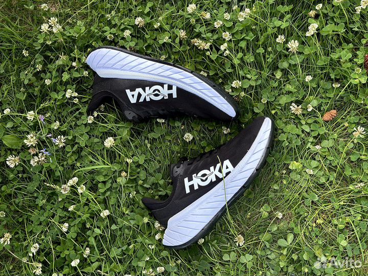 Беговые кроссовки hoka