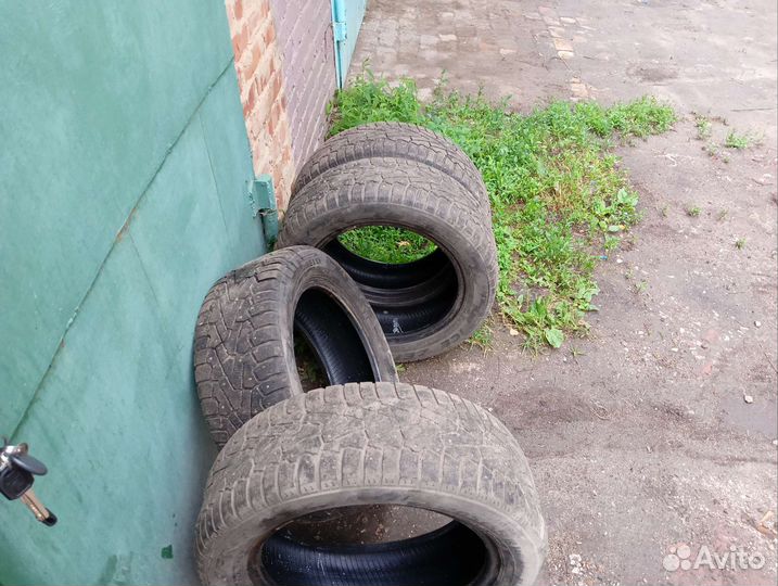 Pirelli Carrier 20.5/55 R16